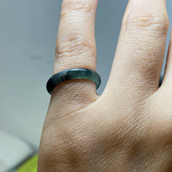 L15-02 ピンキーリング 氷種 6.0号 グアテマラ産 A貨 本翡翠 くりぬき リング 黒翡翠 13枚目の画像