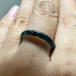 L15-03 氷糯種 18.0号 黒翡翠 グアテマラ産 A貨 本翡翠 くりぬき リング 11枚目の画像