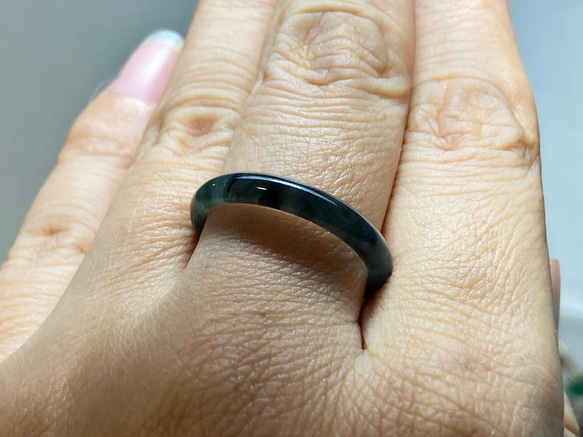 L15-03 氷糯種 18.0号 黒翡翠 グアテマラ産 A貨 本翡翠 くりぬき リング 11枚目の画像