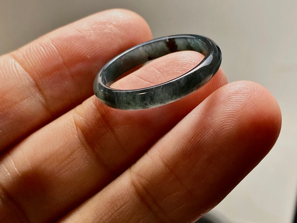 L15-03 氷糯種 18.0号 黒翡翠 グアテマラ産 A貨 本翡翠 くりぬき リング 7枚目の画像