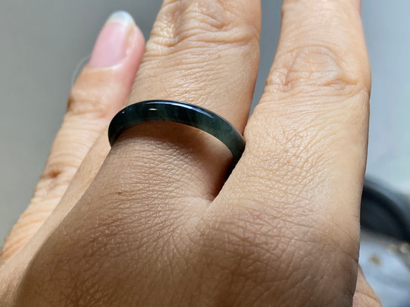 L15-03 氷糯種 18.0号 黒翡翠 グアテマラ産 A貨 本翡翠 くりぬき リング 13枚目の画像