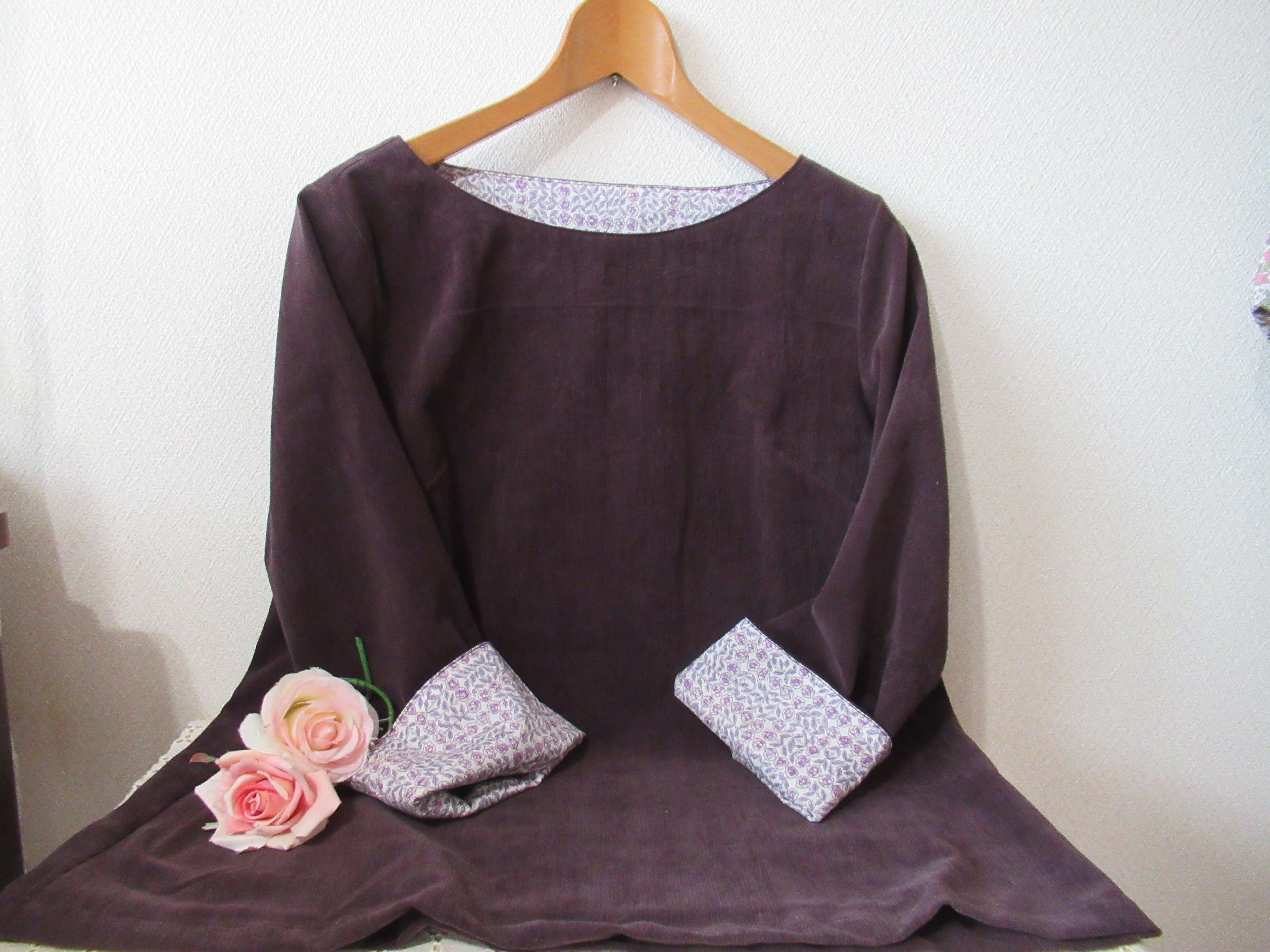 ベルベットコーデュロイ❛ブラックパープル❜＆タナローン❛スリーピングローズ❜でボートネッククブラウスM～Lサイズ♪