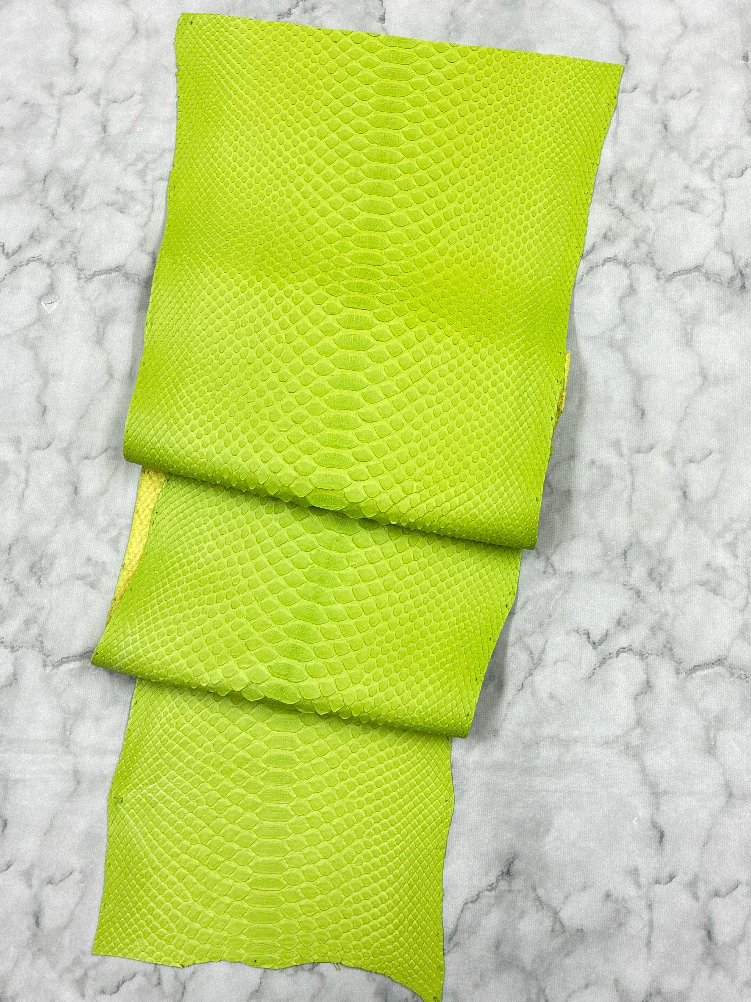 パイソン ヘビ革 マスカットグリーン×マット 140cm_P258