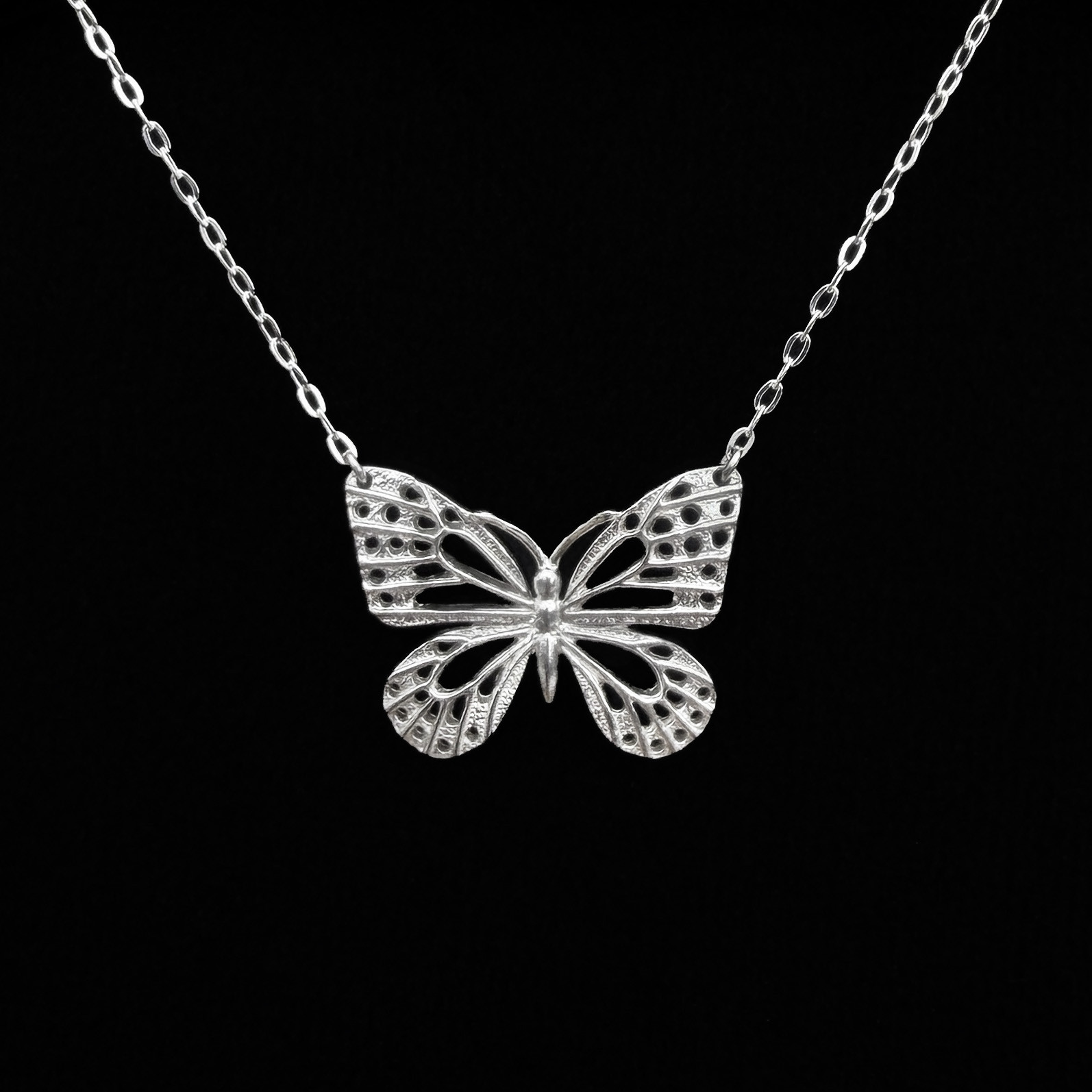 Lina｜リナ 蝶 ネックレス (SV925)  アサギマダラ (M size) シルバー 銀