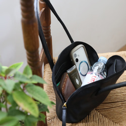 新作　上質シュリンク　PUレザー　トートバッグ　ハンド　鞄　肩掛け　ブラック　フォーマル　卒業式　卒園式　P94B 4枚目の画像