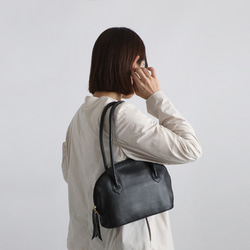 新作　上質シュリンク　PUレザー　トートバッグ　ハンド　鞄　肩掛け　ブラック　フォーマル　卒業式　卒園式　P94B 1枚目の画像