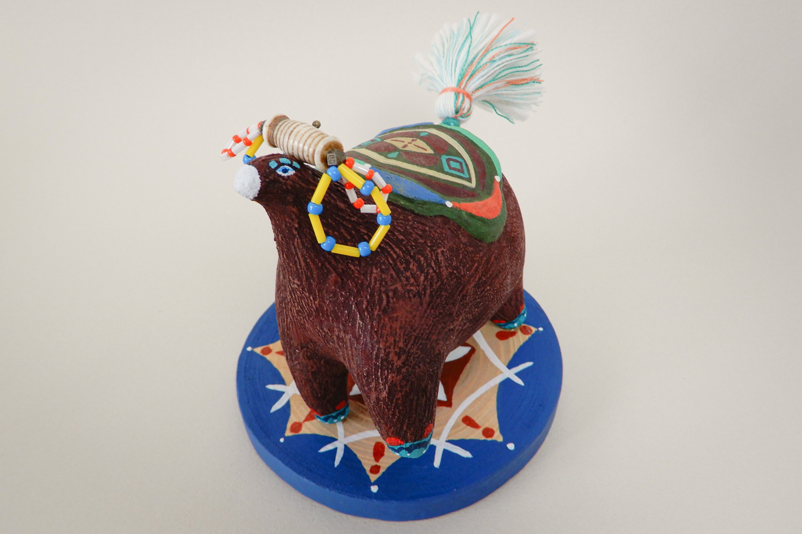 いつかのどこかの馬の人形　おめかしさん