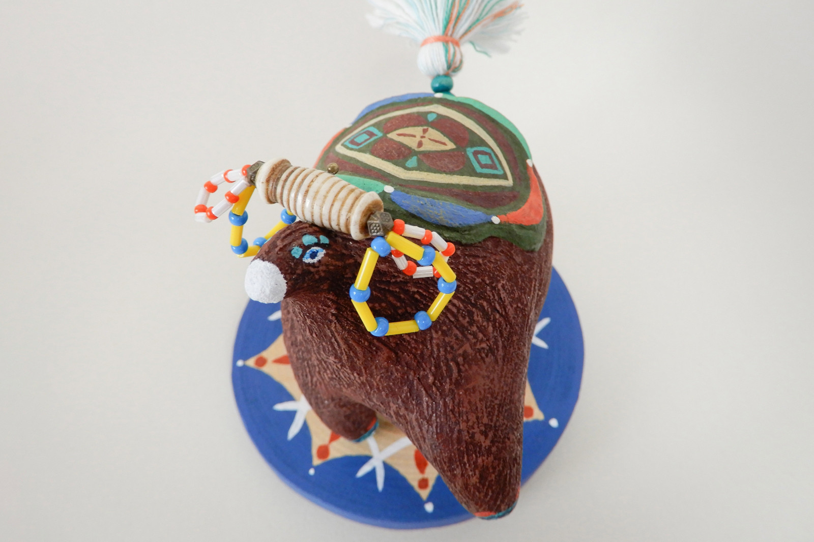 いつかのどこかの馬の人形　おめかしさん