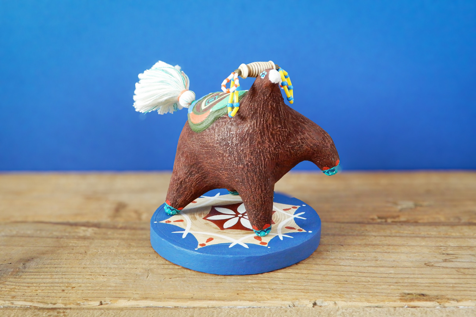 いつかのどこかの馬の人形　おめかしさん