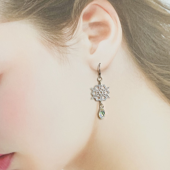 雪の結晶とクリスタルのノンホールピアス-初雪 5枚目の画像