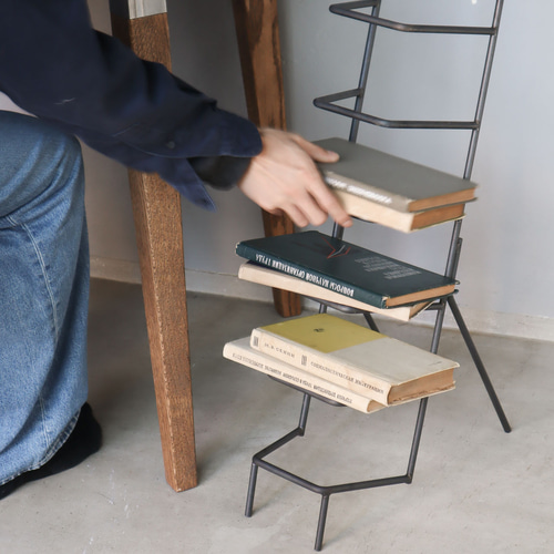 送料無料／[Iron Book Apartment]アイアンブックスタンド 本 ブック