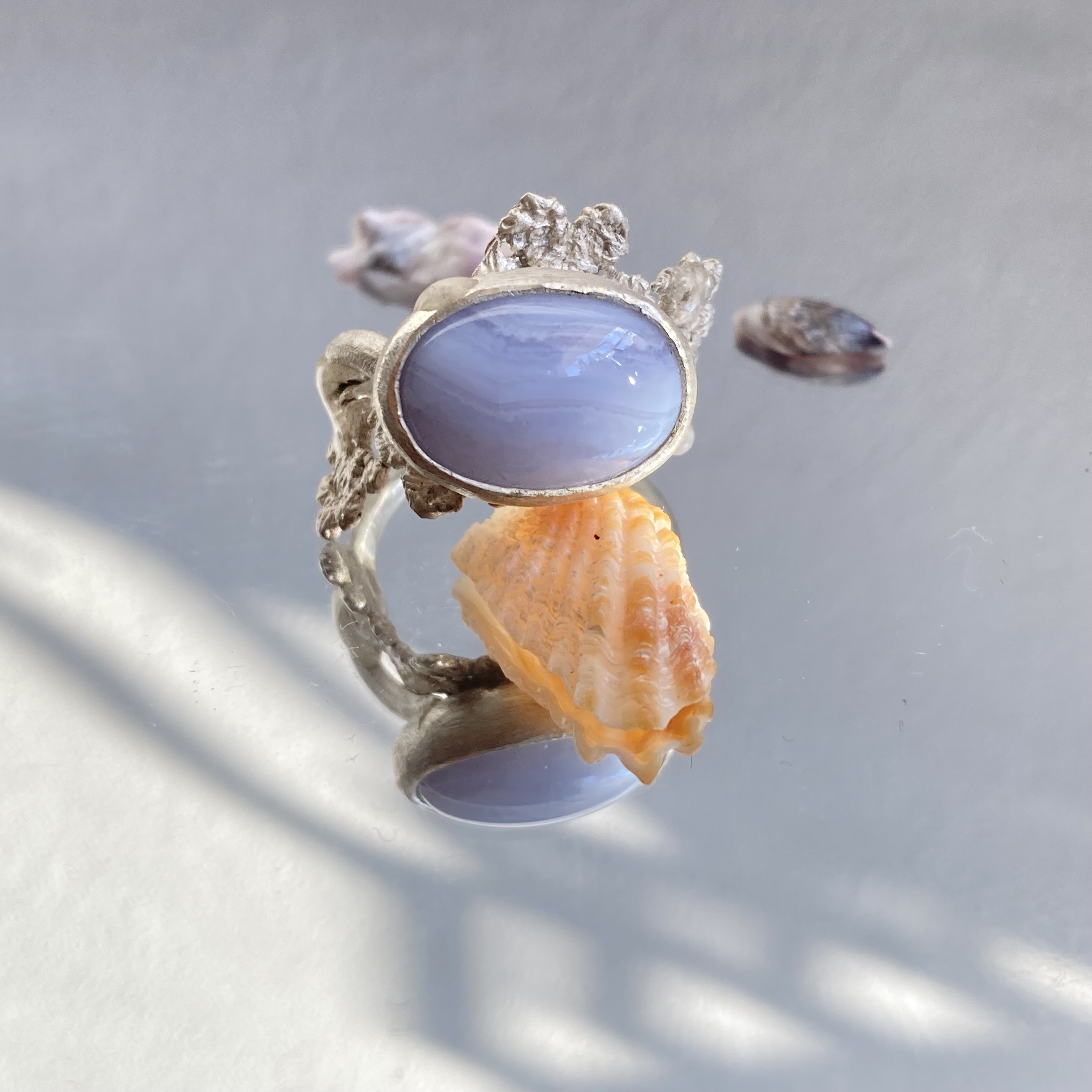 ブルーレースアゲートのくらげの指輪【一点物】 4,150円