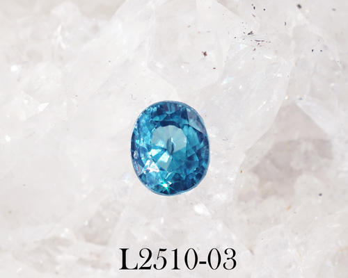 L2510-03_オーバル_天然ブルーグリーンジルコンのリング向けルース