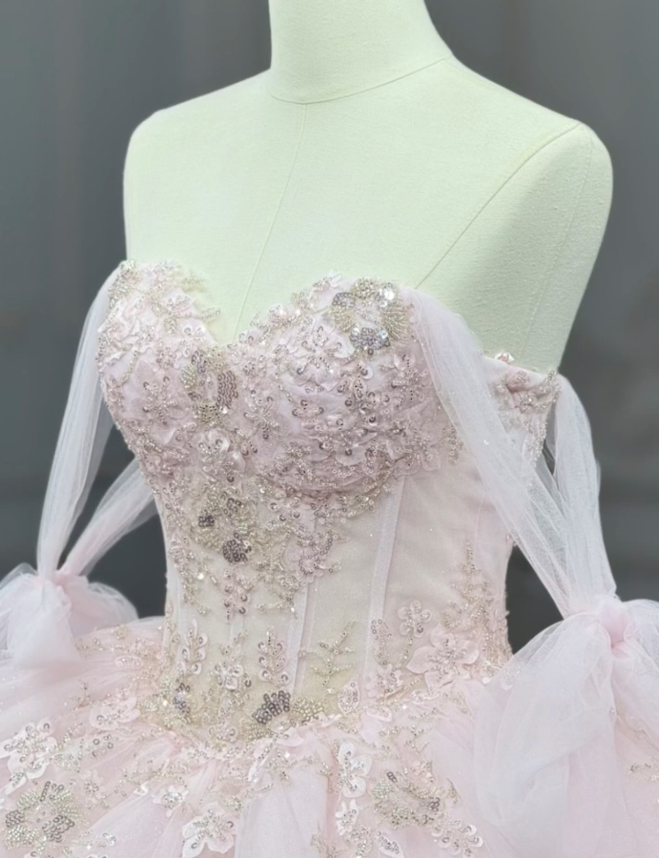 送料無料　魅惑の小花レース　キラキラ　チュール　淡いピンク　優雅　編み上げ　サイズオーダー　ブライダル前撮り挙式花嫁可愛