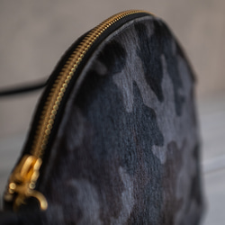 【冬季限量版】高品質真皮毛簡約迷你包，成人款，小巧精緻，極簡優雅【迷彩】 第3張的照片