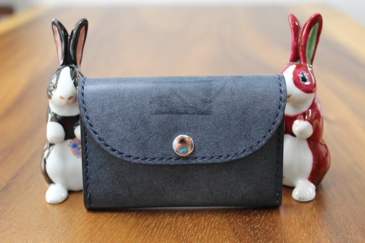 Ｈｅａｒｔ＆Ｄｉａ　手縫い　カードケース　ブライドルレザー（ネイビー）