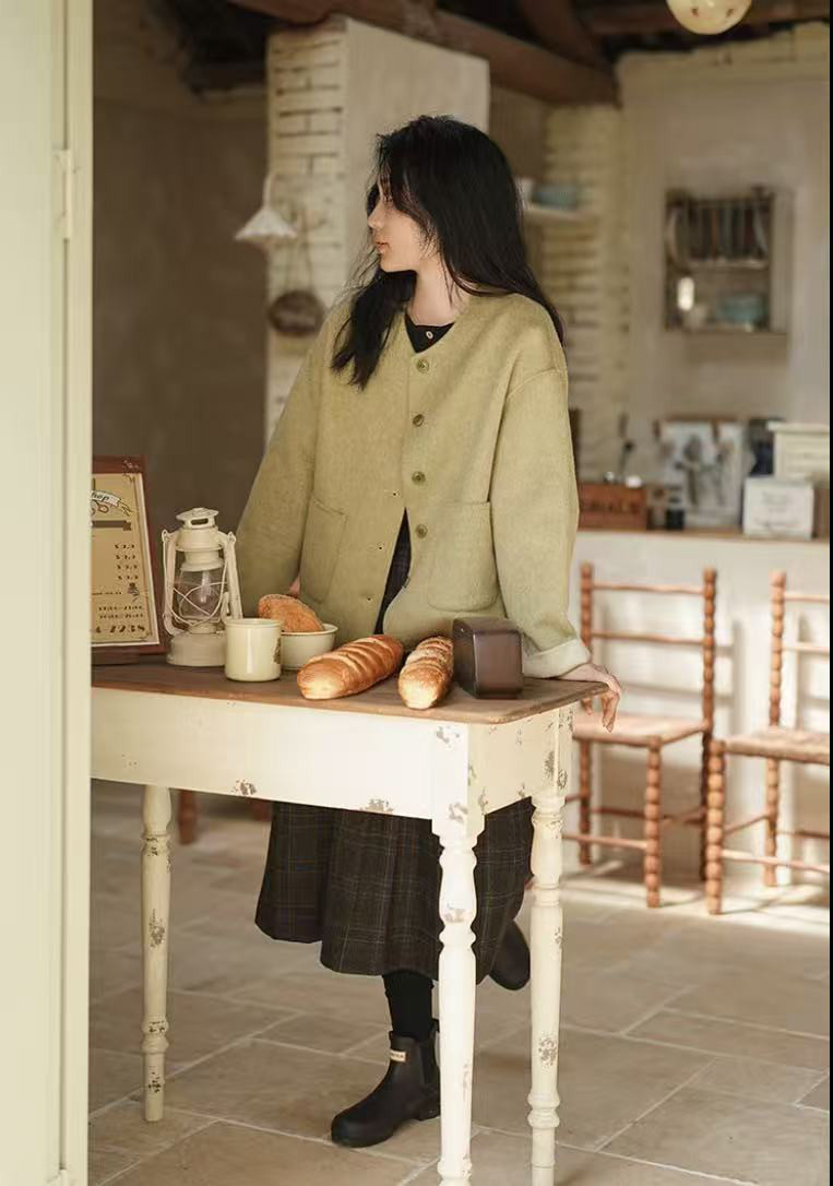 秋向きラウンドネックコート　ウール100%コート　レトロ感溢れ