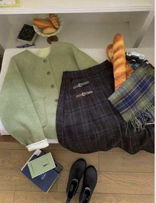 秋向きラウンドネックコート　ウール100%コート　レトロ感溢れ