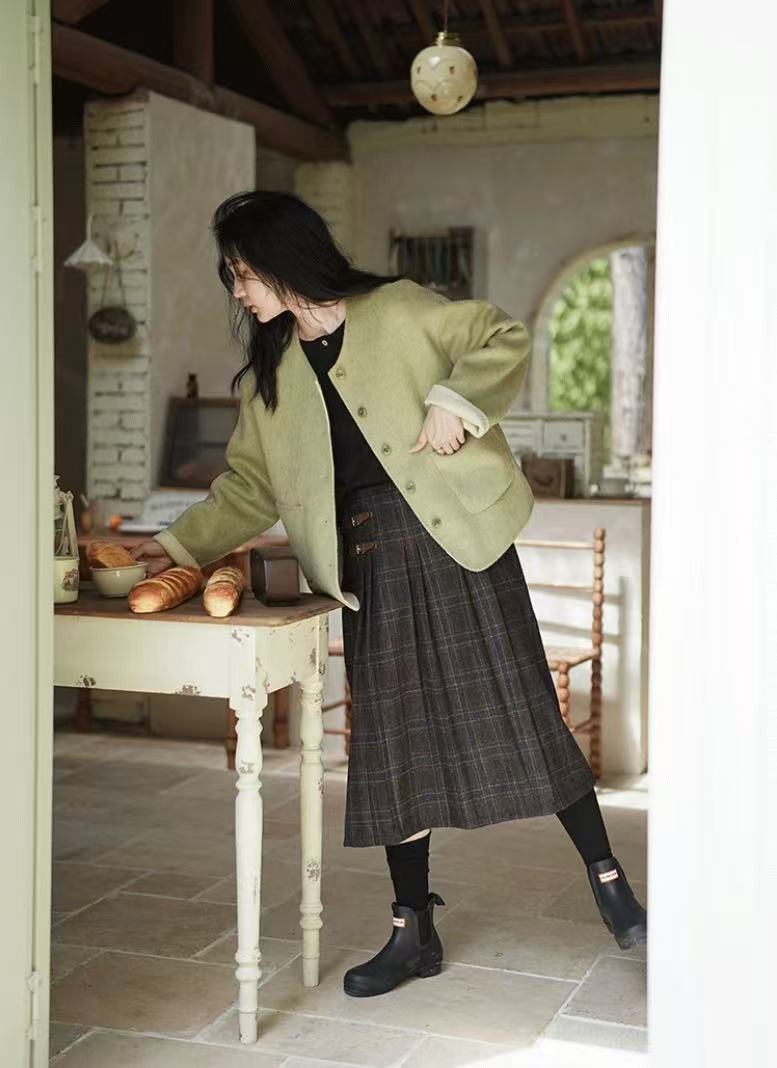 秋向きラウンドネックコート　ウール100%コート　レトロ感溢れ