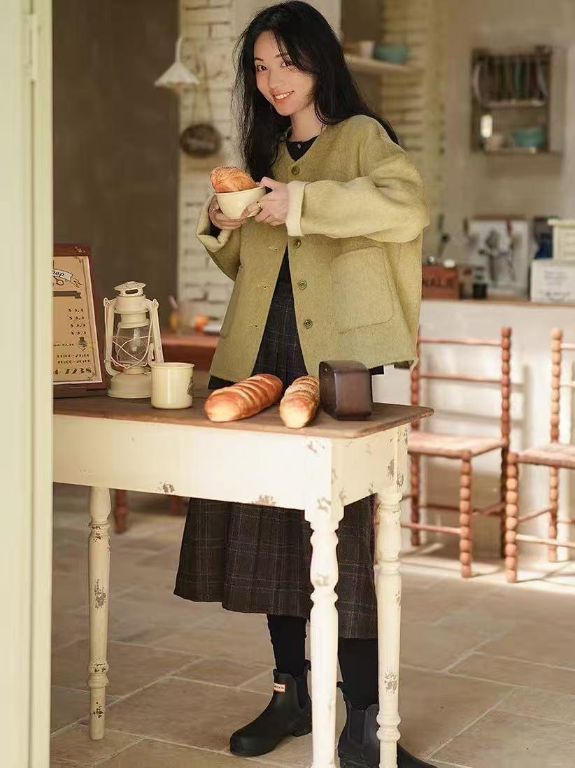 秋向きラウンドネックコート　ウール100%コート　レトロ感溢れ