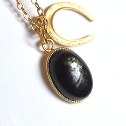 2026午年【数量限定・残4】希少石　グリーンマイカ　カボション　馬蹄チャーム　サージカルステンレスネックレス40cm 3枚目の画像