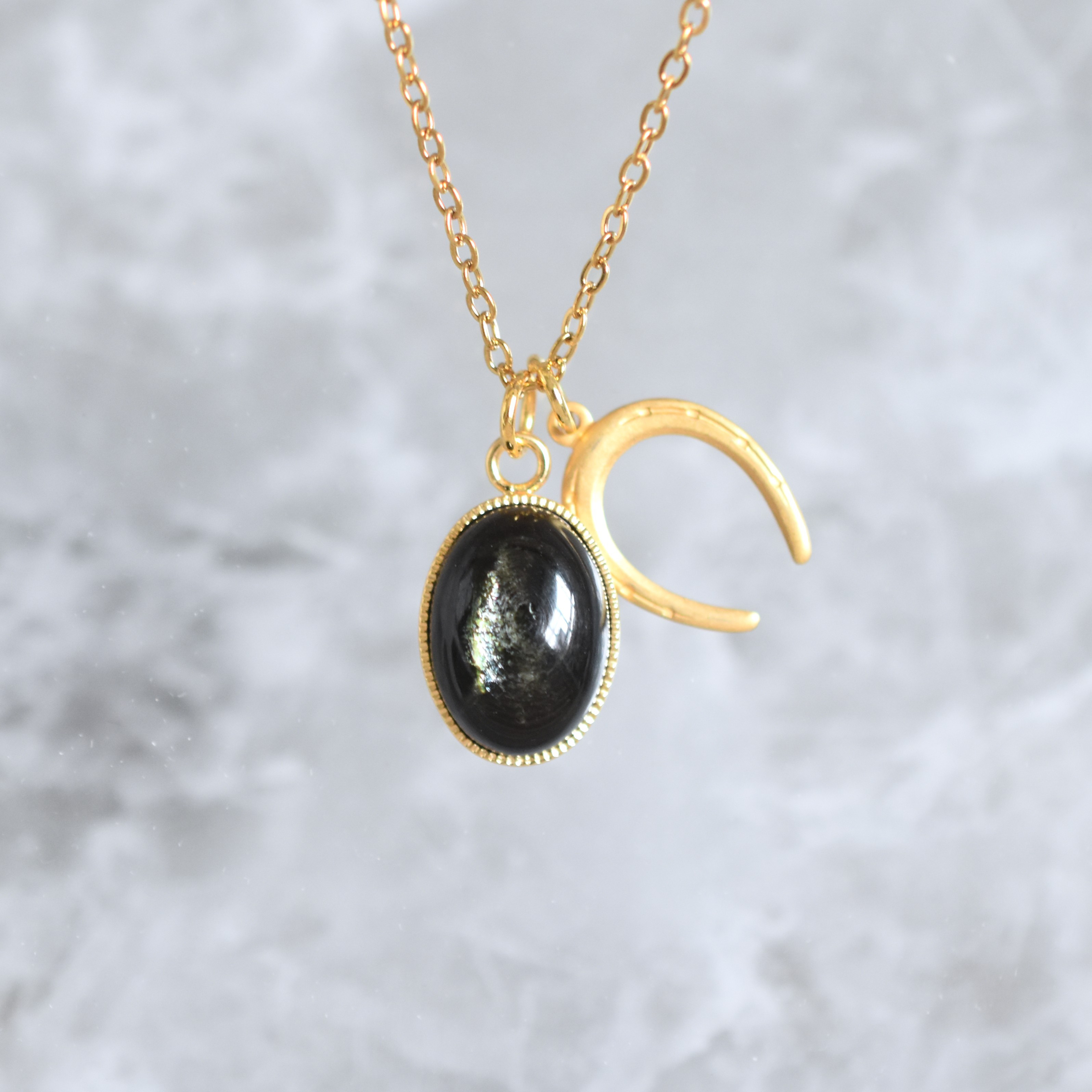 2026午年【数量限定・残4】希少石　グリーンマイカ　カボション　馬蹄チャーム　サージカルステンレスネックレス40cm