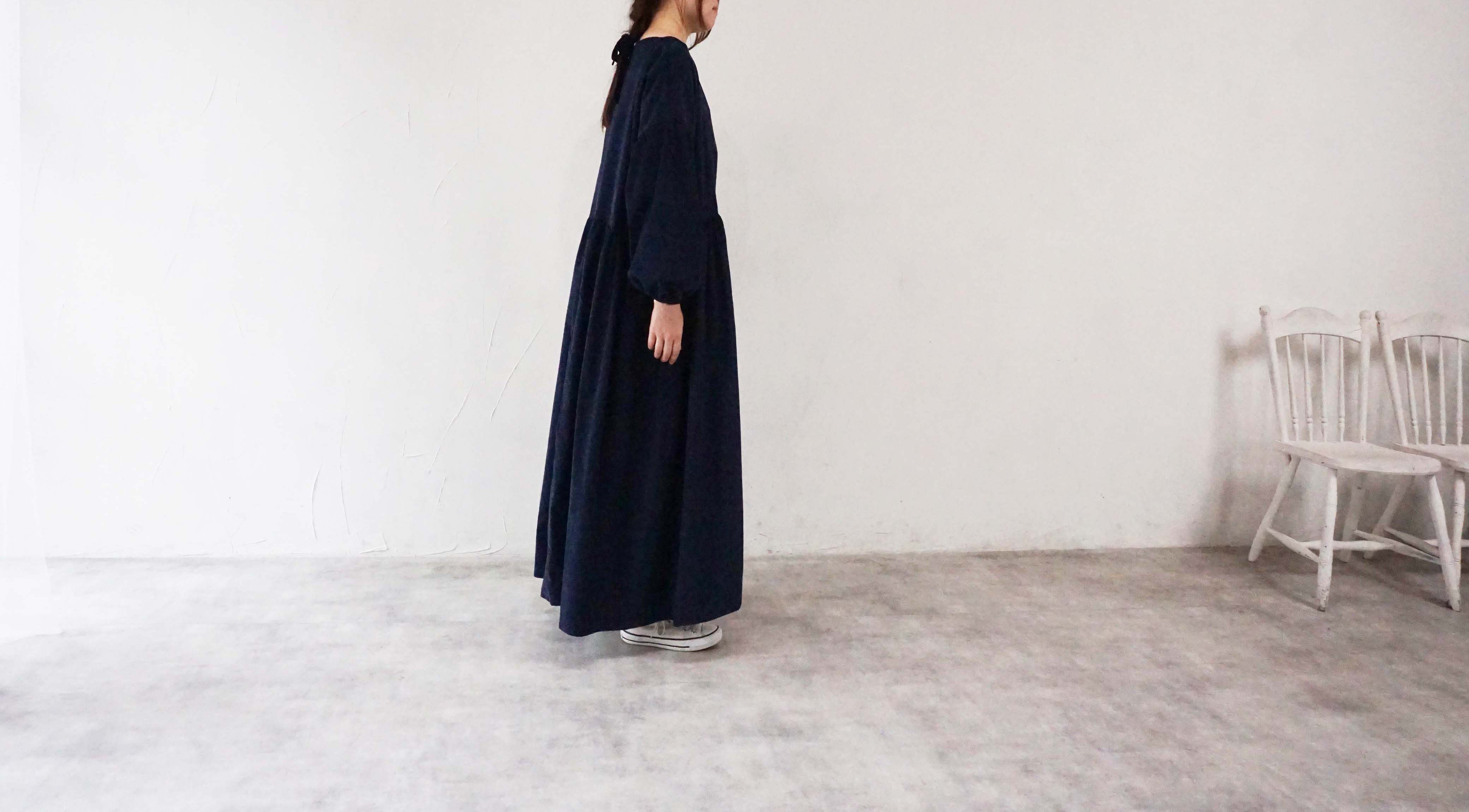 ディープネイビーコーデュロイギャザーワンピース