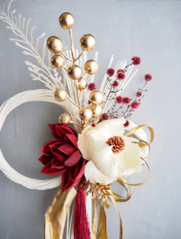 アートフラワーウォール《ゴールド煌めく赤と白の静寂》ドライフラワー | しめ縄 11枚目の画像
