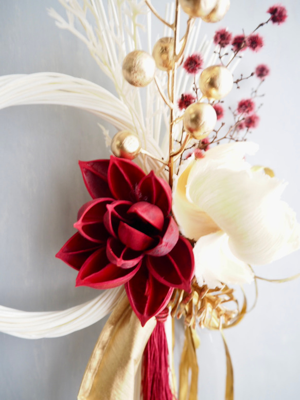 アートフラワーウォール《ゴールド煌めく赤と白の静寂》ドライフラワー | しめ縄 10枚目の画像