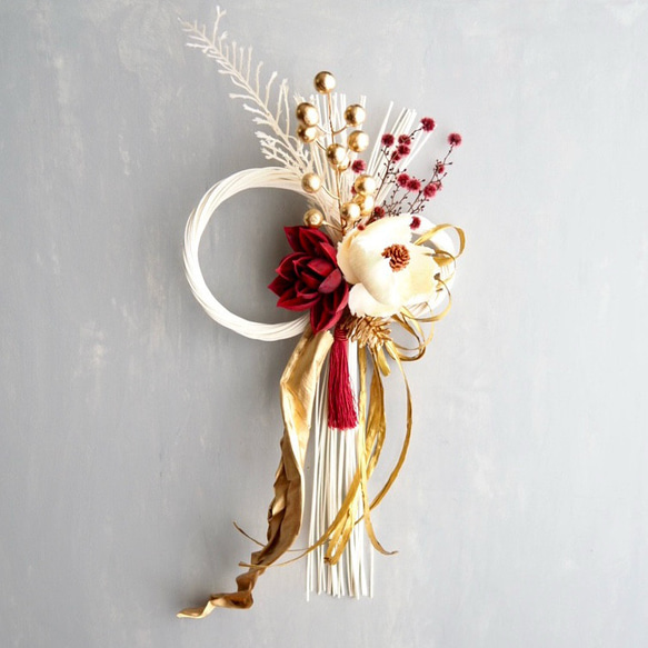 アートフラワーウォール《ゴールド煌めく赤と白の静寂》ドライフラワー | しめ縄 1枚目の画像