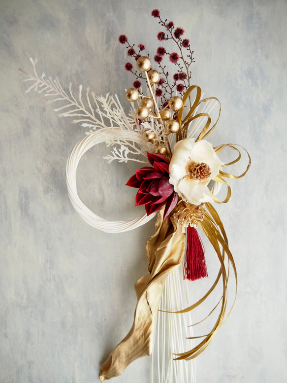 アートフラワーウォール《ゴールド煌めく赤と白の静寂》ドライフラワー | しめ縄 5枚目の画像