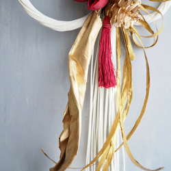 アートフラワーウォール《ゴールド煌めく赤と白の静寂》ドライフラワー | しめ縄 4枚目の画像