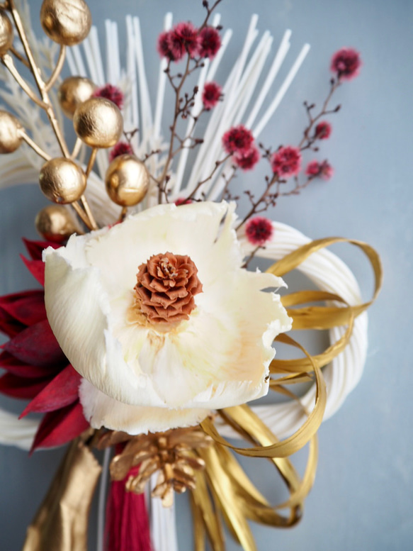 アートフラワーウォール《ゴールド煌めく赤と白の静寂》ドライフラワー | しめ縄 9枚目の画像