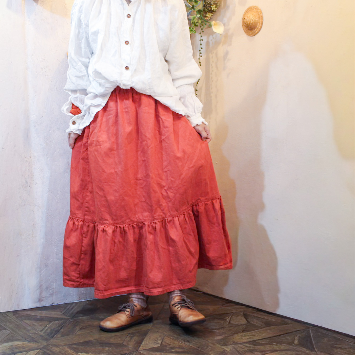aone – gather denim skirt　梅重色　茜染め