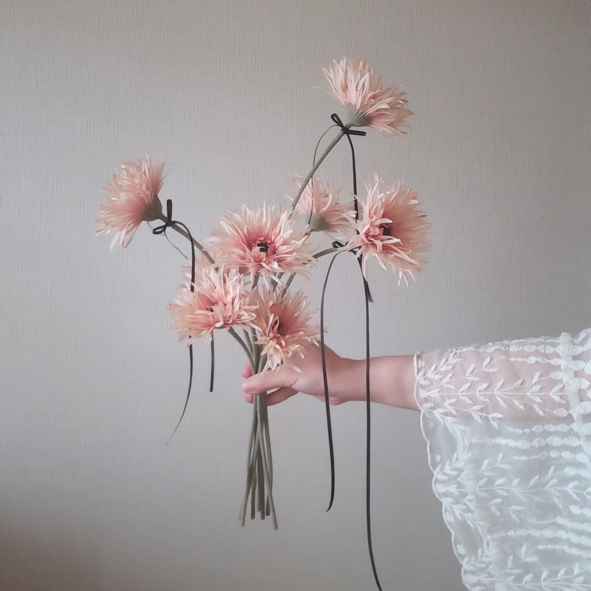 【さらりと持てる♡】ベージュピンク　ガーベラブーケ　　ウェディングブーケ　バレエコア　アーティフィシャルフラワー