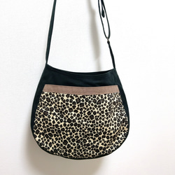 【黒ヒョウ柄】11号帆布 Sサイズのショルダー　　 両側外ポケット肩ひも調節サコッシュ 4枚目の画像