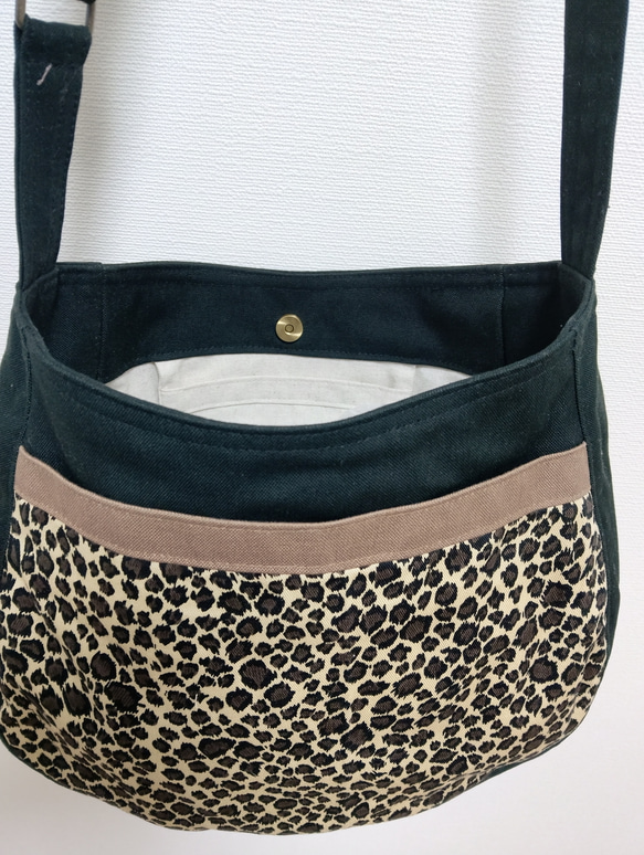 【黒ヒョウ柄】11号帆布 Sサイズのショルダー　　 両側外ポケット肩ひも調節サコッシュ 5枚目の画像