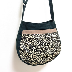 【黒ヒョウ柄】11号帆布 Sサイズのショルダー　　 両側外ポケット肩ひも調節サコッシュ 3枚目の画像