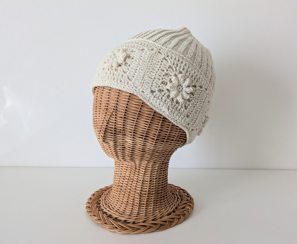 【美品】CA4LA ベージュ花モチーフニット帽 カシミヤ入り花モチーフニット帽子生成り ニット帽・ビーニー mimi5555