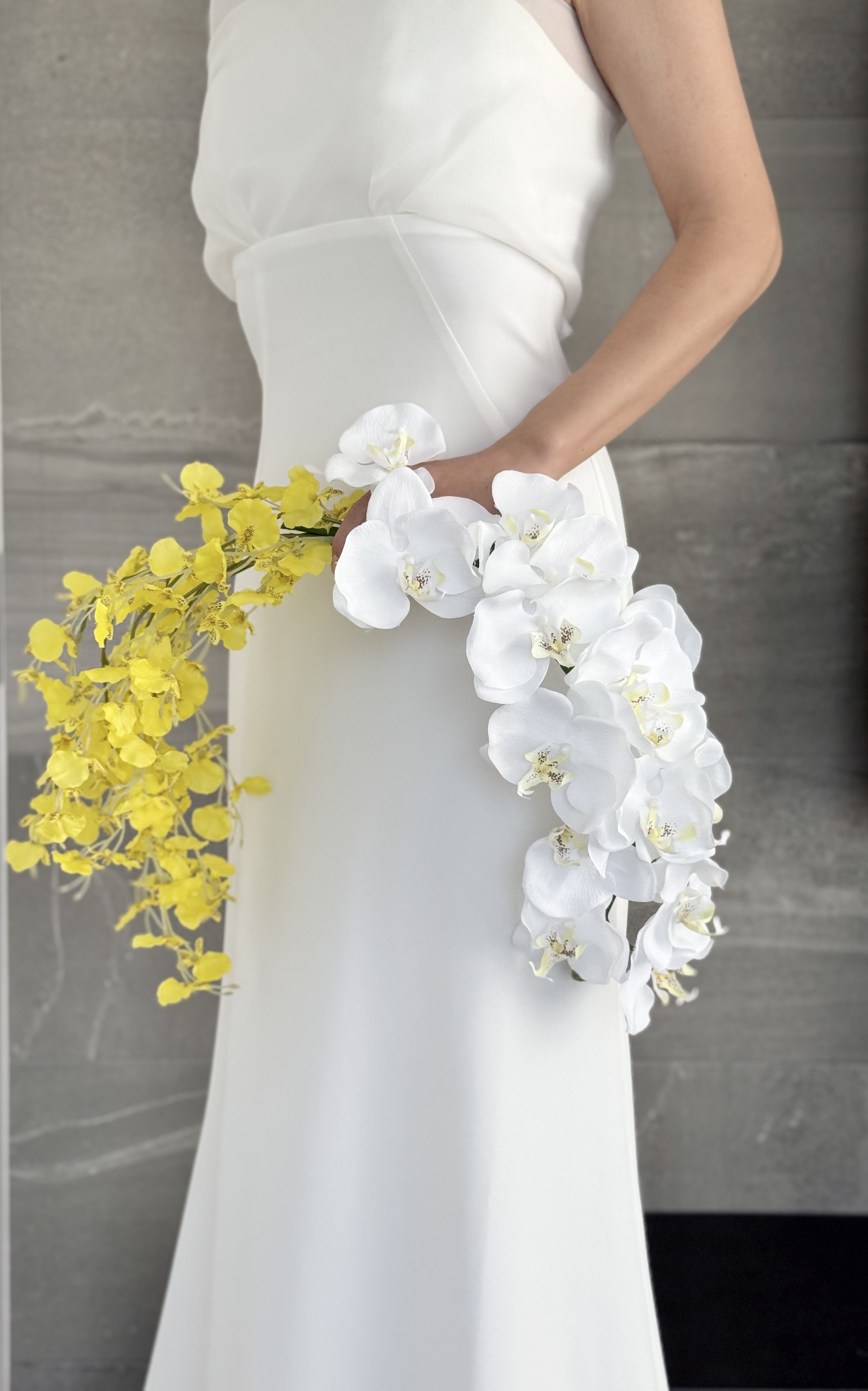 バレリーナブーケ♪胡蝶蘭×イエローオンシジューム 造花ウェディングブーケ  ブートニア付き 結婚式 前撮り