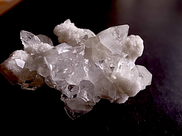 ダイヤモンド　アポフィライト・スティルバイト　インド産　64ｇ　原石