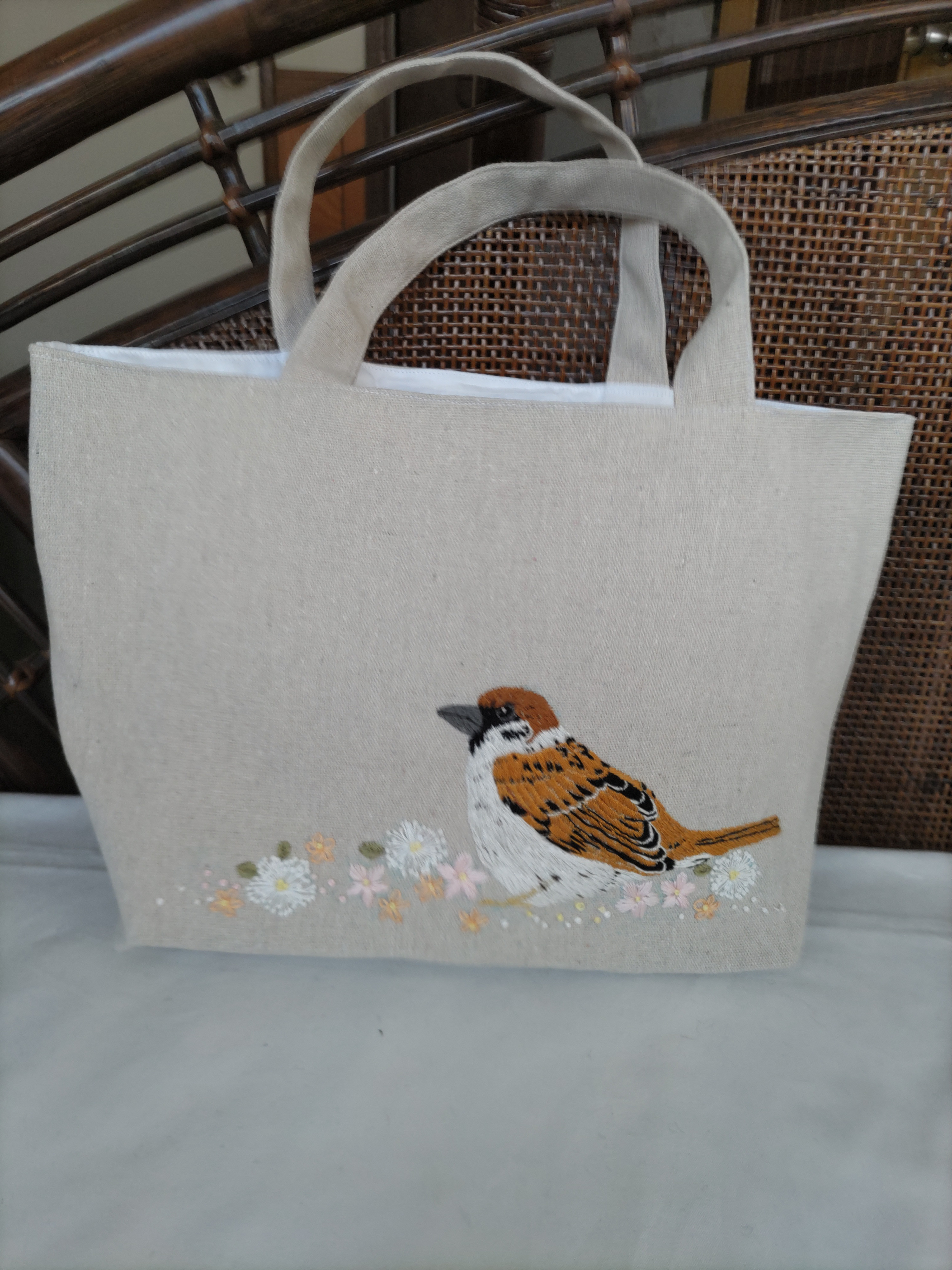 リネンバッグ　手刺繍バッグ
