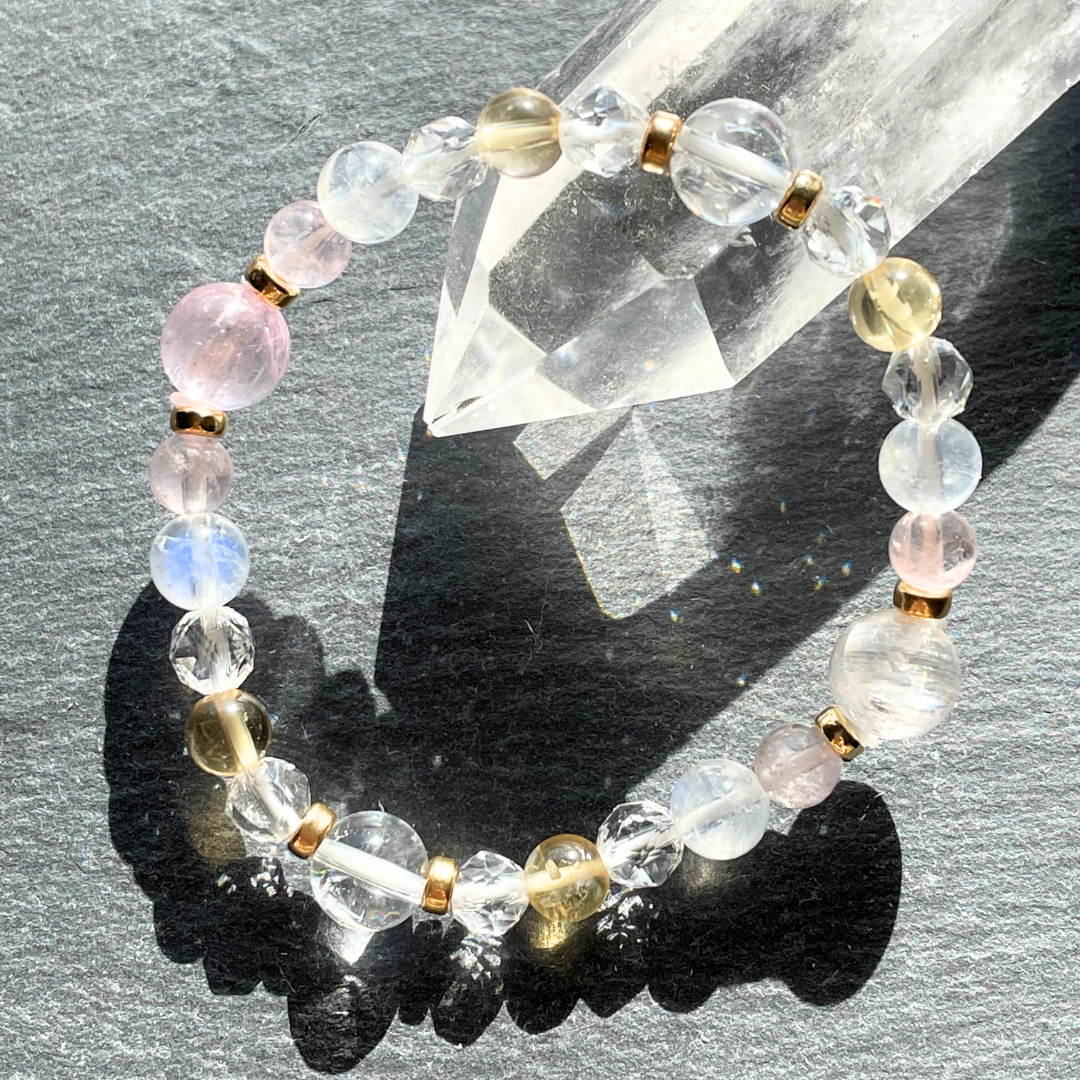 【一点物】キュア(クンツァイト×ロイヤルブルームーンストーン) | 天然石 ブレスレット 個性的アクセ