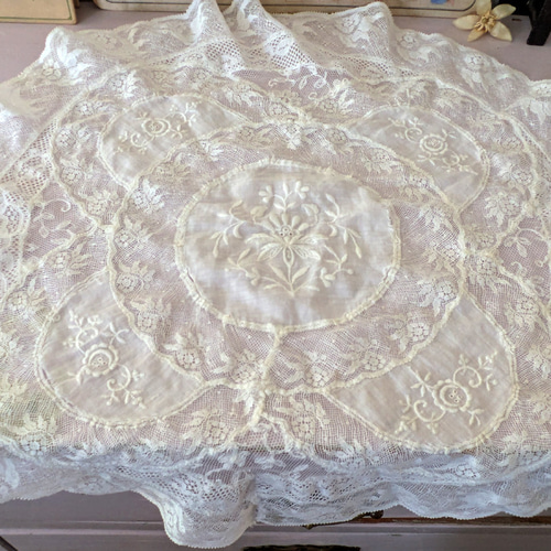 フランスアンティーク ノルマンディレースのドイリー 45×42cm レース