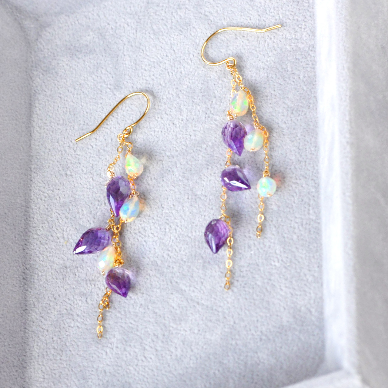 Violet Harmony  アメジストフラワーバド(蕾）xプレシャスオパールチェーンピアス14kgf