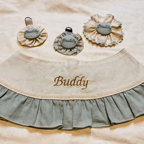 大型犬用 フリフリ フリルスタイ ペット服・アクセサリー ⭐︎buddy