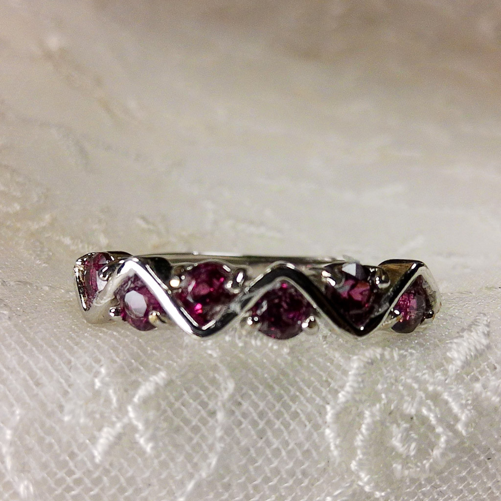 SV25R0012-02 パープルピンクガーネットAAA ジグザグライン S925 シルバーリング（フリーサイズ）