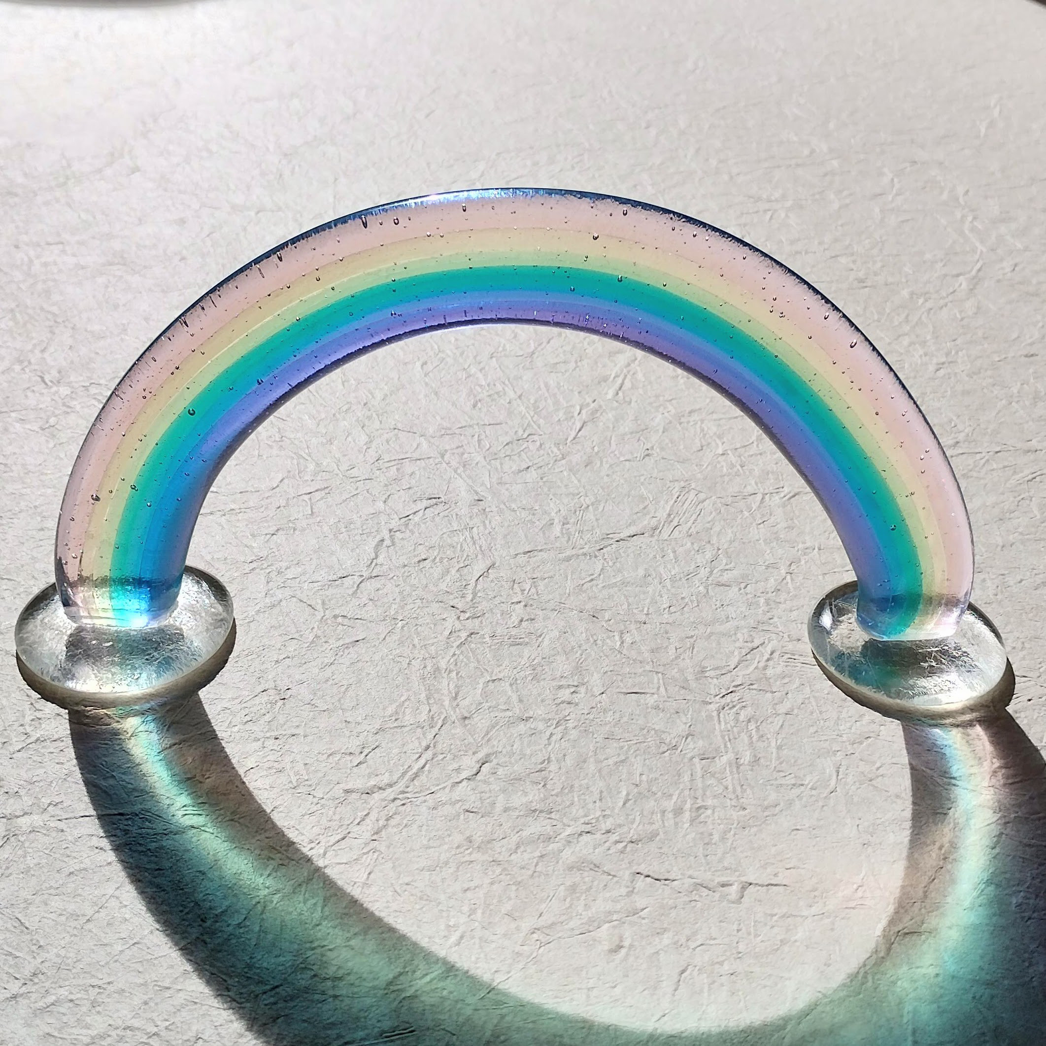 ガラスの虹　ガラスの虹の橋　ガラス製虹のオブジェ　レインボー　rainbow　七色の虹のオブジェ(C)