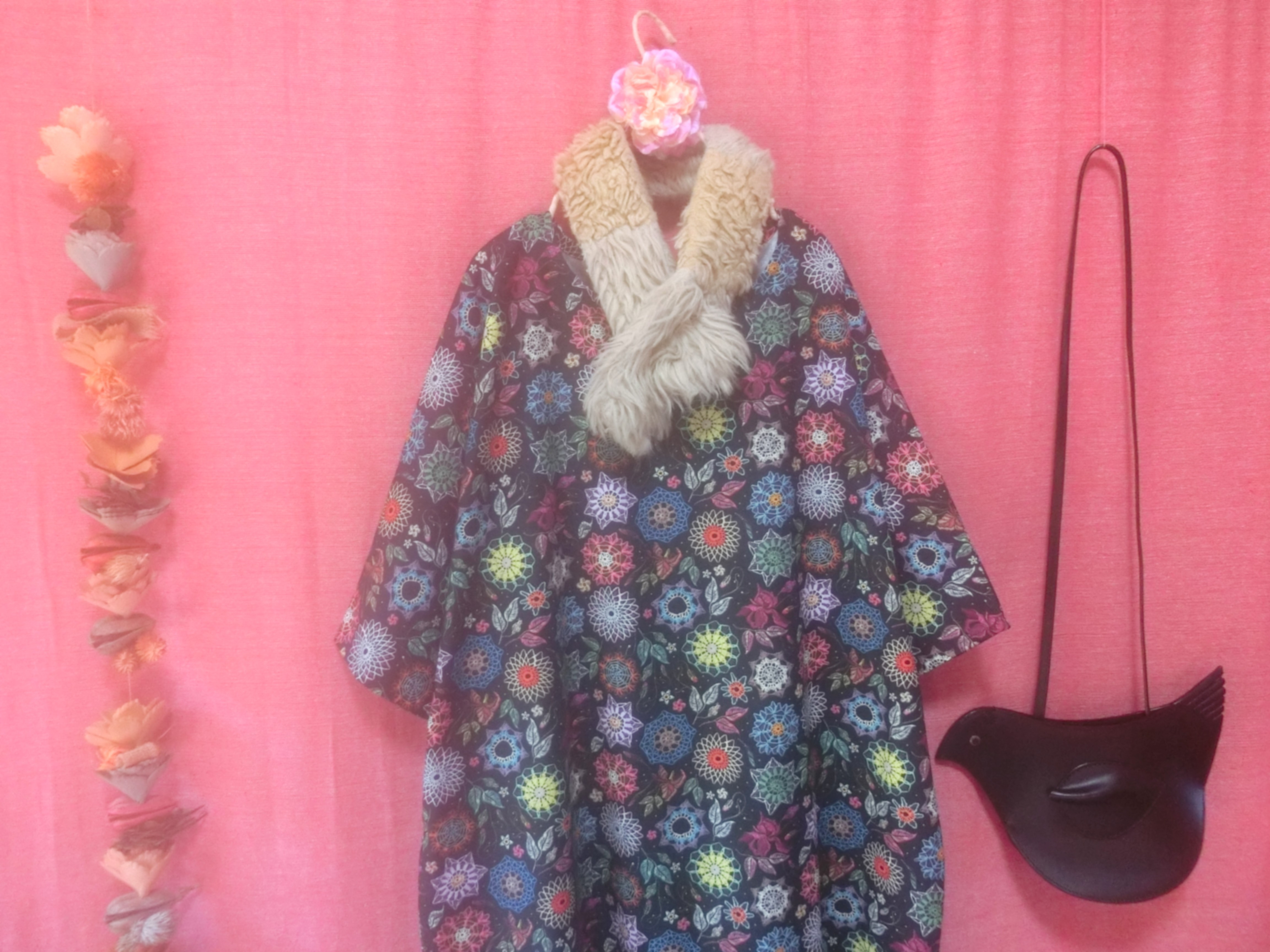 【秋の新作】レースフラワー ゆったりワンピース 黒mix