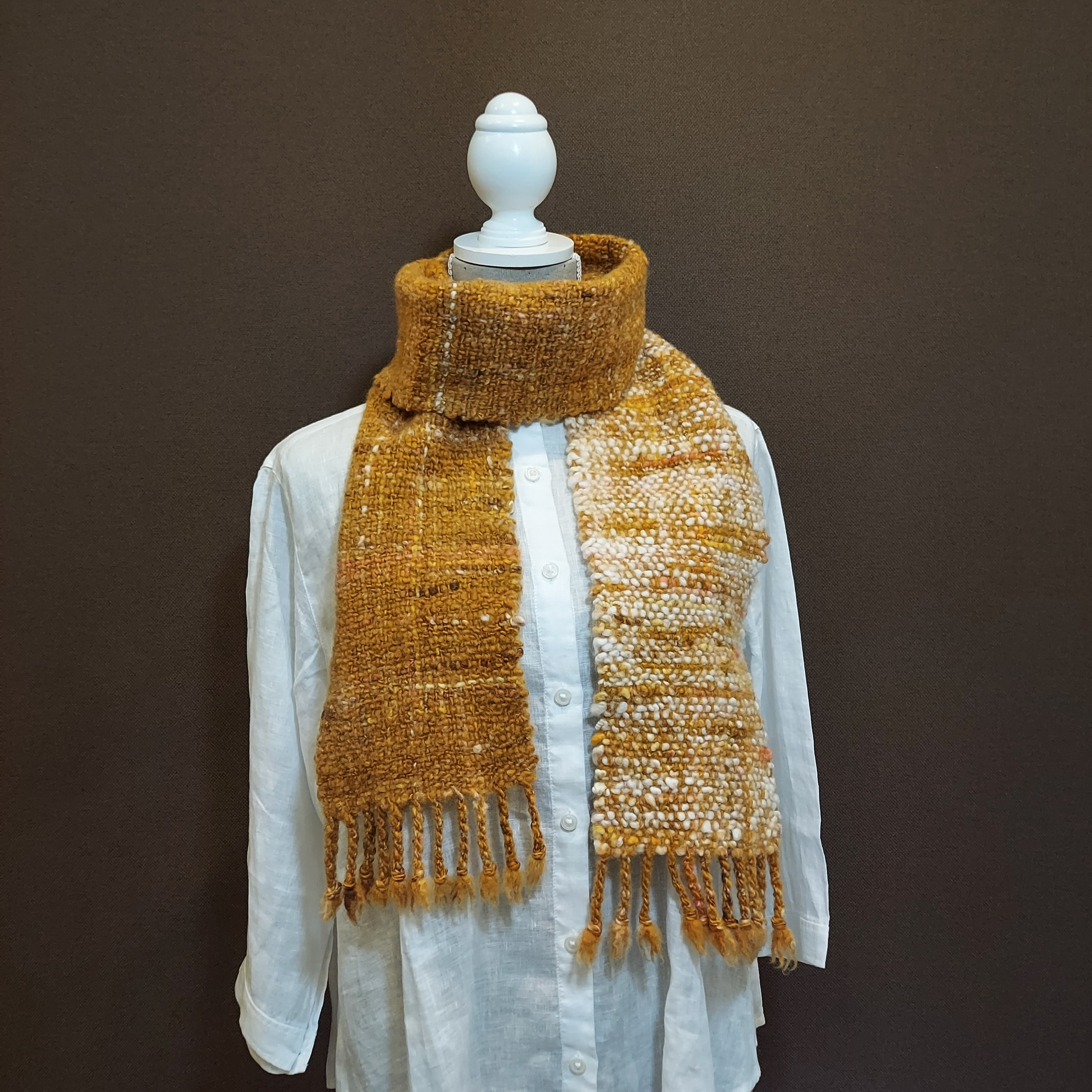 手紡ぎ手織り　しっかりほっこり温かいマフラー　作品25078